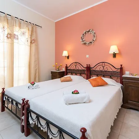 Lorenzo With Private Pool, 200m From The Beach, By Zantewize Villa