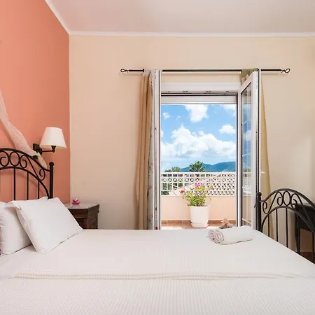 Lorenzo With Private Pool, 200m From The Beach, By Zantewize Βίλα