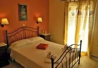 Βίλα Lorenzo With Private Pool, 200m From The Beach, By Zantewize *