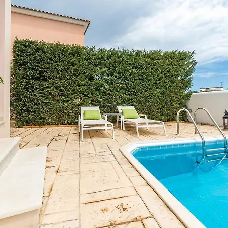 Lorenzo With Private Pool, 200m From The Beach, By Zantewize Λιθακιά
