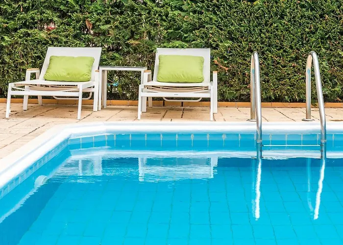Lorenzo With Private Pool, 200m From The Beach, By Zantewize * Литакия