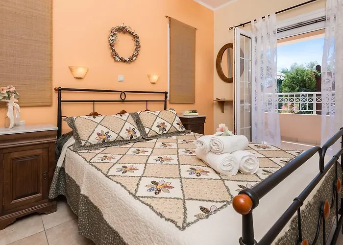 Lorenzo With Private Pool, 200m From The Beach, By Zantewize Вилла Литакия