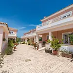 Lorenzo With Private Pool, 200m From The Beach, By Zantewize Villa