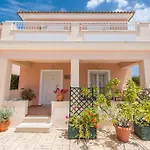Lorenzo With Private Pool, 200m From The Beach, By Zantewize *