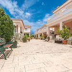 Lorenzo With Private Pool, 200m From The Beach, By Zantewize *