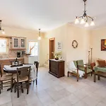 Lorenzo With Private Pool, 200m From The Beach, By Zantewize Villa