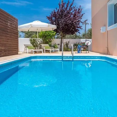 Вилла Lorenzo With Private Pool, 200m From The Beach, By Zantewize
