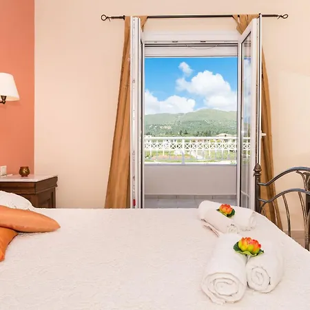 Lorenzo With Private Pool, 200m From The Beach, By Zantewize Willa