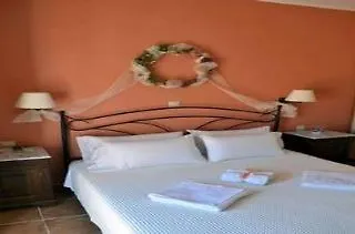 Lorenzo With Private Pool, 200m From The Beach, By Zantewize