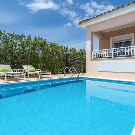 Lorenzo With Private Pool, 200m From The Beach, By Zantewize Литакия