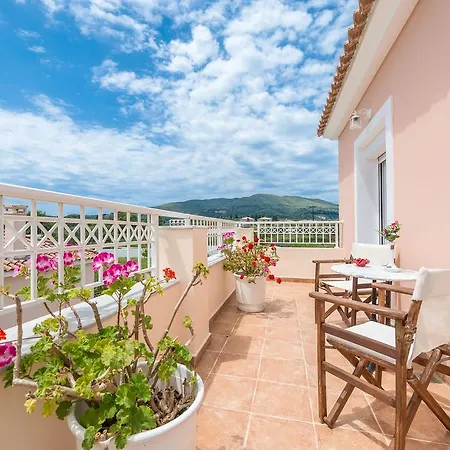 Lorenzo With Private Pool, 200m From The Beach, By Zantewize Вилла Литакия