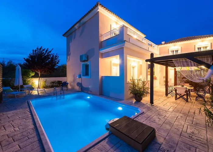 Villa Lorenzo With Private Pool, 200m From The Beach, By Zantewize *