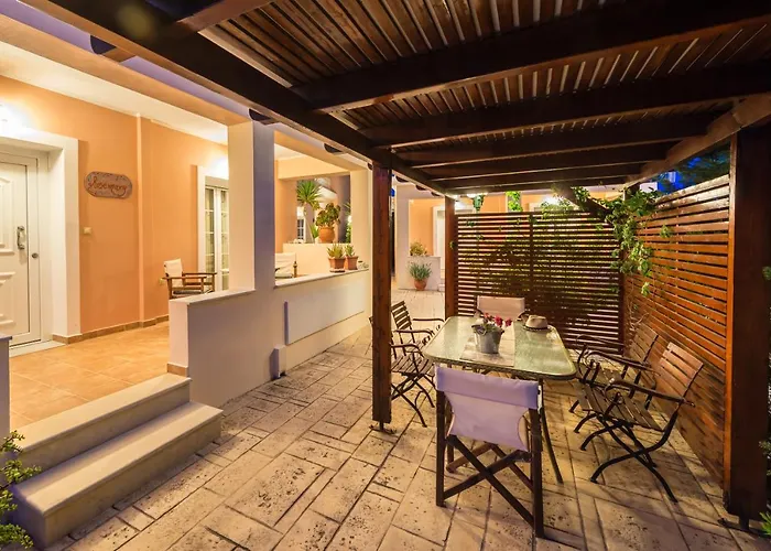 Lorenzo With Private Pool, 200m From The Beach, By Zantewize Villa