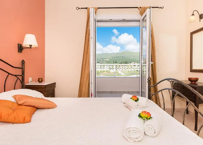 Lorenzo With Private Pool, 200m From The Beach, By Zantewize Villa
