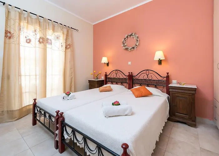 Lorenzo With Private Pool, 200m From The Beach, By Zantewize Villa