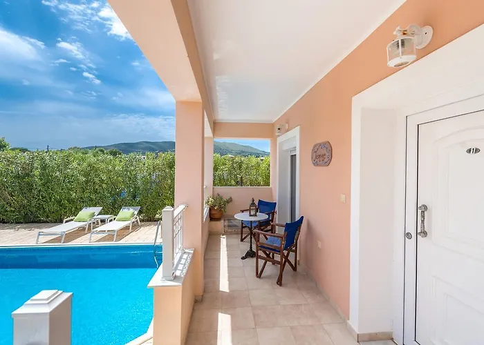 Lorenzo With Private Pool, 200m From The Beach, By Zantewize