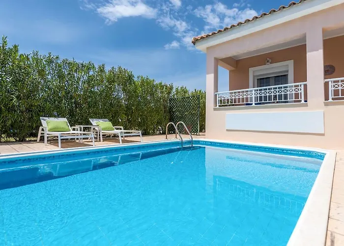 Lorenzo With Private Pool, 200m From The Beach, By Zantewize Lithakia (Zakynthos)