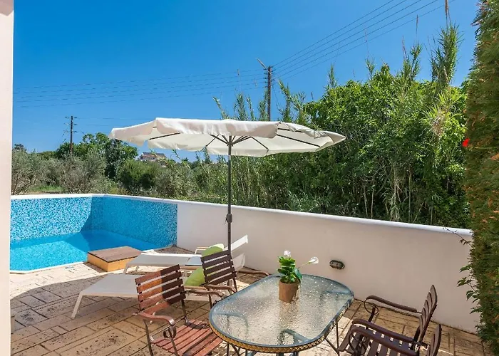 Villa Lorenzo With Private Pool, 200m From The Beach, By Zantewize
